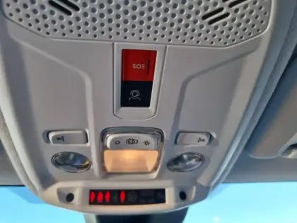 Photo 37 Peugeot 208  Electrique 50 kWh 136ch