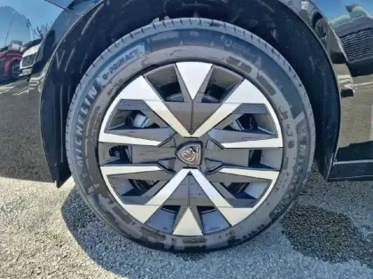 Photo 32 Peugeot 208  Electrique 50 kWh 136ch