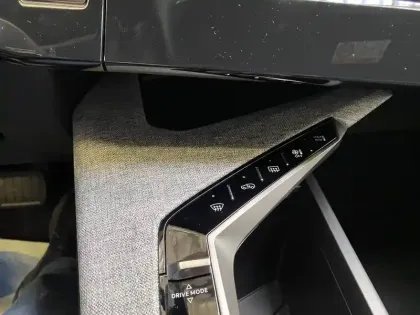 Photo 47 Peugeot 5008  Hybrid 136 e-DCS6