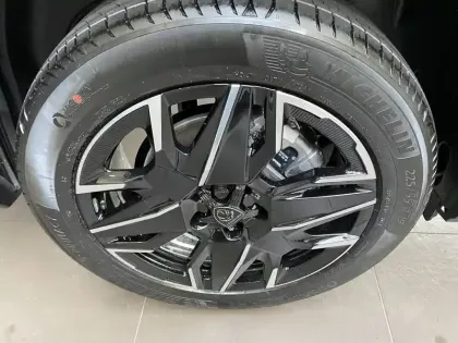 Photo 38 Peugeot 5008  Hybrid 136 e-DCS6