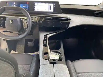 Photo 54 Peugeot 5008  Hybrid 136 e-DCS6