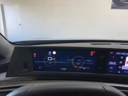 Photo 43 Peugeot 5008  Hybrid 136 e-DCS6