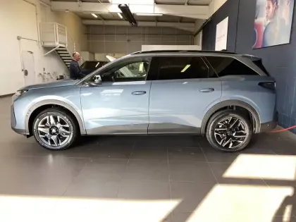Photo 33 Peugeot 5008  Hybrid 136 e-DCS6