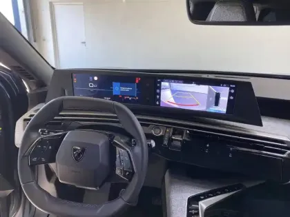 Photo 53 Peugeot 5008  Hybrid 136 e-DCS6