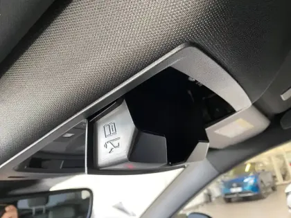 Photo 46 Peugeot 5008  Hybrid 136 e-DCS6