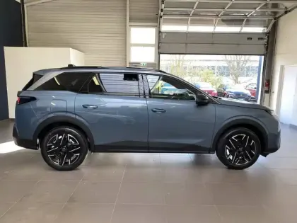 Photo 37 Peugeot 5008  Hybrid 136 e-DCS6