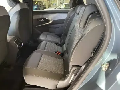 Photo 51 Peugeot 5008  Hybrid 136 e-DCS6