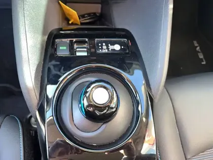 Photo 75 Nissan Leaf  Electrique 40kWh