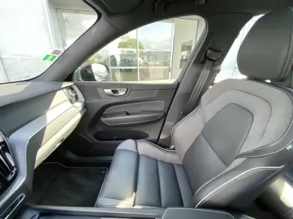 Photo 16 Volvo Xc60  B4 AWD 197 ch Geartronic 8