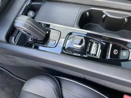 Photo 20 Volvo Xc60  B4 AWD 197 ch Geartronic 8