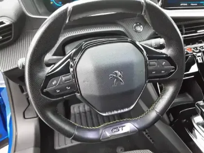 Photo 8 Peugeot 2008  Moteur électrique 136 ch