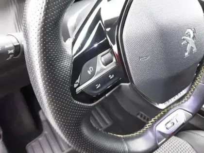 Photo 18 Peugeot 2008  Moteur électrique 136 ch