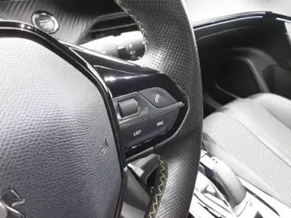 Photo 19 Peugeot 2008  Moteur électrique 136 ch