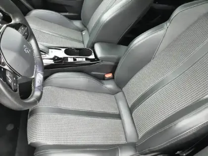 Photo 10 Peugeot 2008  Moteur électrique 136 ch