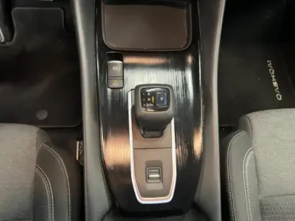 Photo 10 Nissan Qashqai  1.3 Mild Hybrid 158ch N-Connecta Xtronic