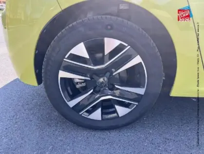 Photo 29 Peugeot 208  e- 136ch Active