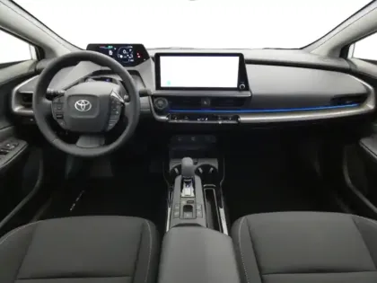 Photo 10 Toyota Prius Hybride Rechargeable 223ch Design