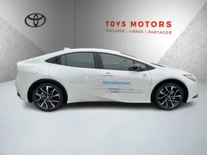 Photo 5 Toyota Prius Hybride Rechargeable 223ch Design