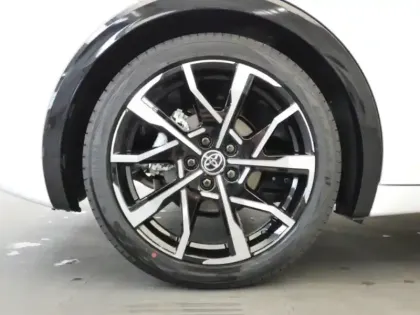 Photo 8 Toyota Prius Hybride Rechargeable 223ch Design