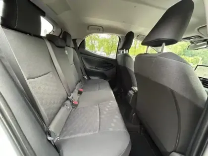 Photo 12 Toyota Yaris  116h Design 5p MC24