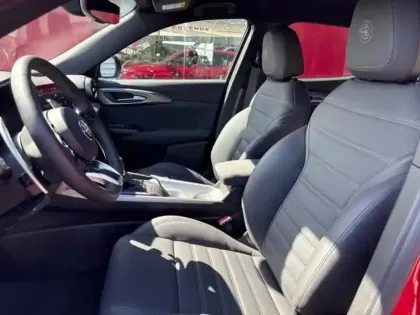 Photo 8 Alfa Romeo Tonale  1.3 PHEV 280ch Veloce AT6 e-Q4