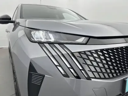 Photo 41 Peugeot 3008  Hybrid 136 e-DCS6