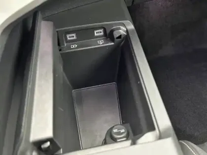 Photo 52 Peugeot 3008  Hybrid 136 e-DCS6