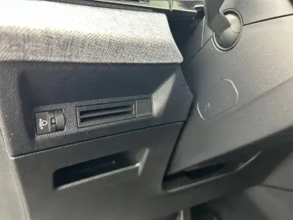 Photo 44 Peugeot 3008  Hybrid 136 e-DCS6