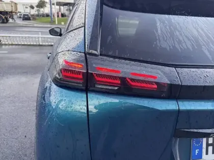 Photo 37 Peugeot 2008  Hybrid 145 e-DCS6