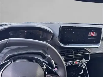 Photo 7 Peugeot 2008  Hybrid 145 e-DCS6