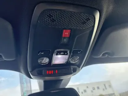 Photo 41 Peugeot 2008  Hybrid 145 e-DCS6