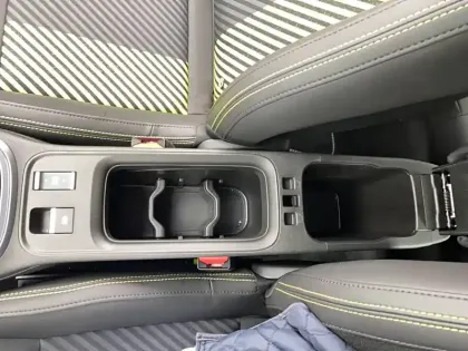 Photo 49 Abarth 600  e 240 ch