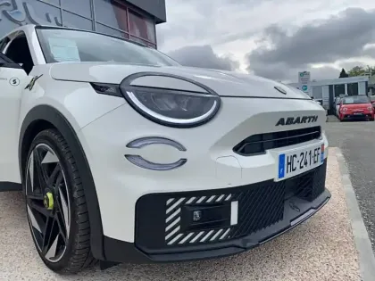 Photo 57 Abarth 600  e 240 ch