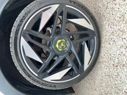 Photo 39 Abarth 600  e 240 ch