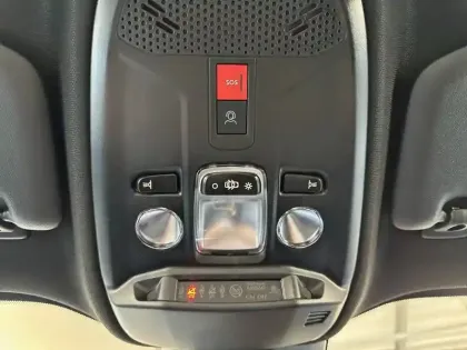 Photo 38 Peugeot 2008  Electrique 54 kWh 156 ch