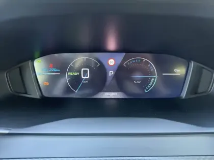 Photo 29 Peugeot 2008  Electrique 54 kWh 156 ch