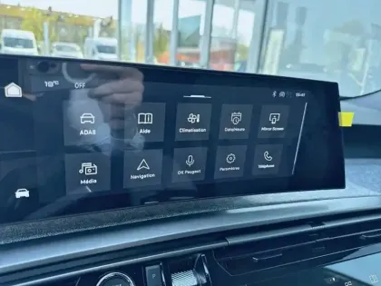 Photo 17 Peugeot 3008  Hybrid 136 e-DCS6