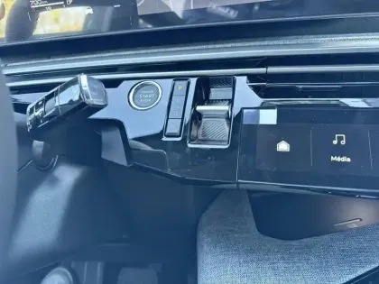 Photo 13 Peugeot 3008  Hybrid 136 e-DCS6