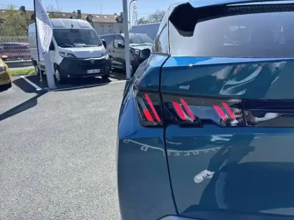 Photo 16 Peugeot 3008  Hybrid 136 e-DCS6