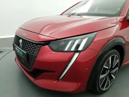 Photo 13 Peugeot 208  PureTech 100 S&S BVM6 GT