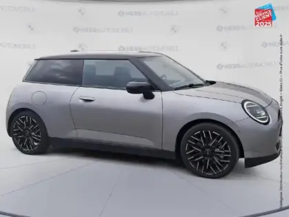 Photo 18 Mini Cooper  3 Portes SE 218ch Favoured