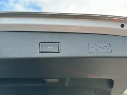 Photo 7 Volkswagen Golf  SW 1.5 eTSI OPF 150 DSG7