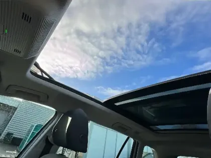 Photo 16 Volkswagen Golf  SW 1.5 eTSI OPF 150 DSG7