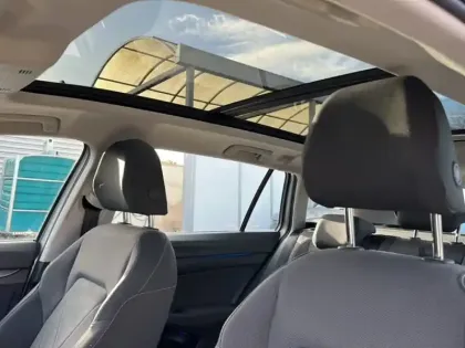 Photo 15 Volkswagen Golf  SW 1.5 eTSI OPF 150 DSG7