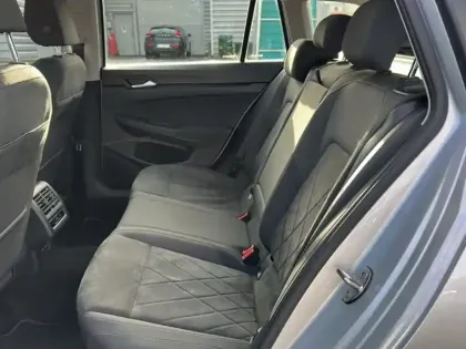 Photo 5 Volkswagen Golf  SW 1.5 eTSI OPF 150 DSG7