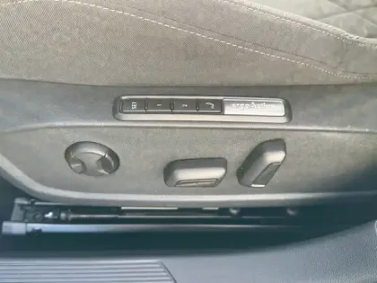 Photo 13 Volkswagen Golf  SW 1.5 eTSI OPF 150 DSG7