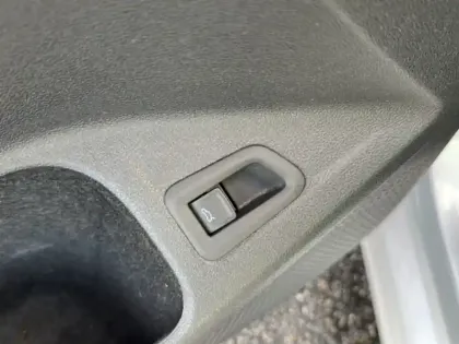 Photo 12 Volkswagen Golf  SW 1.5 eTSI OPF 150 DSG7