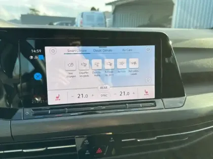 Photo 32 Volkswagen Golf  SW 1.5 eTSI OPF 150 DSG7