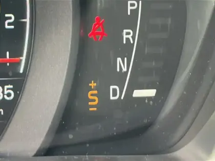 Photo 28 Volvo V40  D2 AdBlue 120 ch Geartronic 6