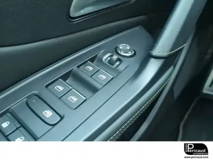 Photo 34 Peugeot 408  PHEV 225 e-EAT8